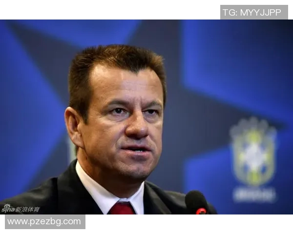 巴西足球传奇邓加的辉煌历程与对足球的深远影响