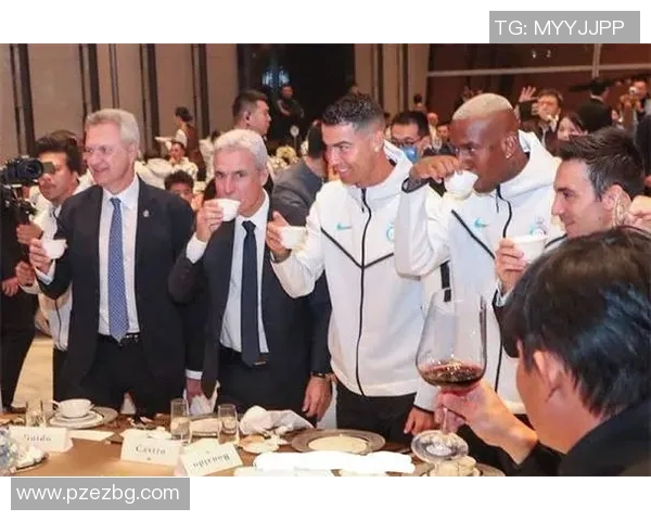 足球明星举酒杯庆祝胜利瞬间展现团结与激情的精彩画面